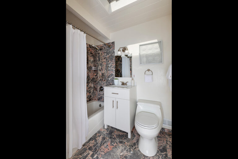 SouthCt261bath-Black