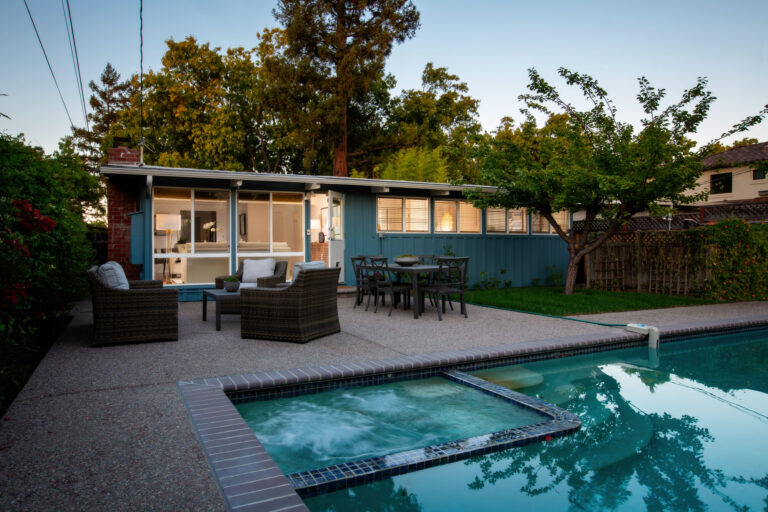 3324 South Court